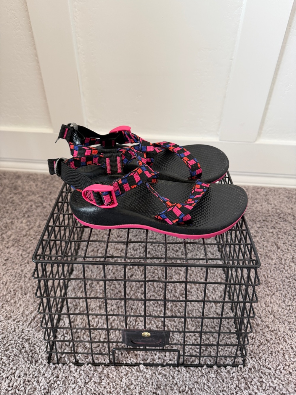 Chaco kids cross strap sandals size 3 - Picture 4 of 7